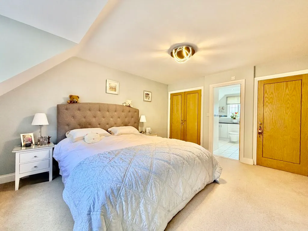 Fennels Way, Flackwell Heath HP10 9BY, photo 12