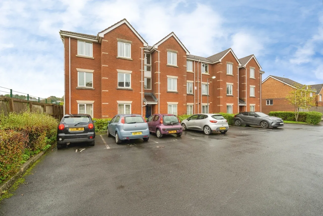 Pear Tree Place, Bolton, BL4, photo 14