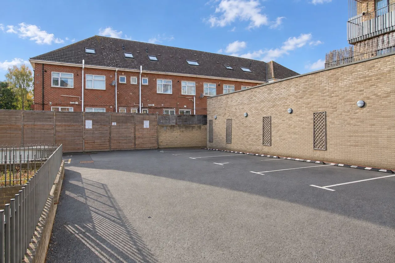 Stafford Road, Wallington, photo 12