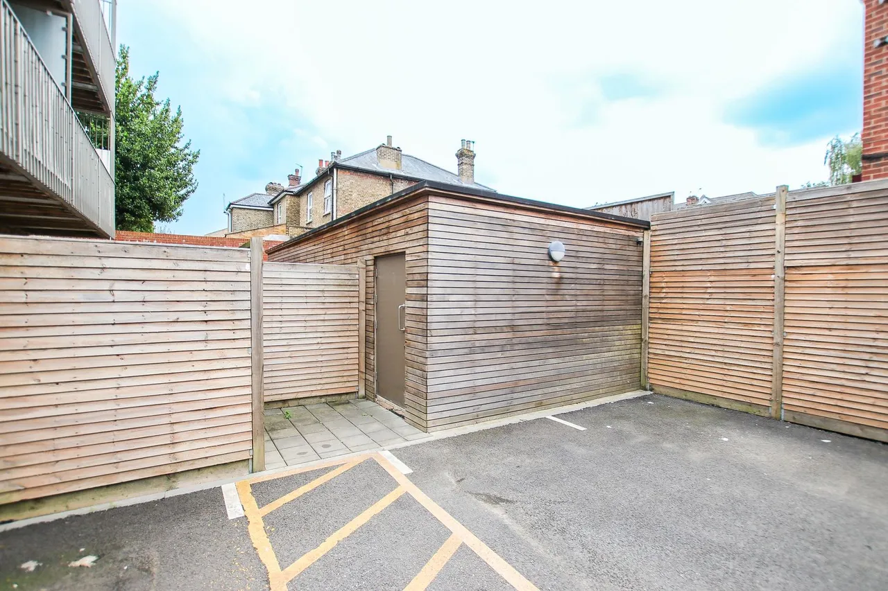 Stafford Road, Wallington, photo 3