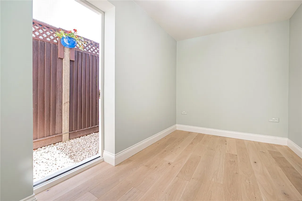 Fourth Cross Road, Twickenham, TW2, photo 14