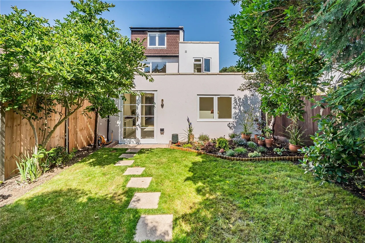 Fourth Cross Road, Twickenham, TW2, photo 26