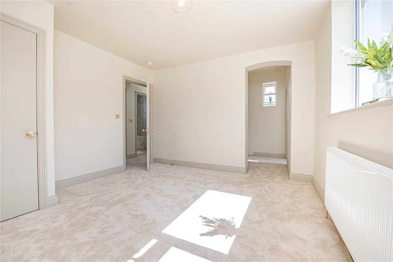 Fourth Cross Road, Twickenham, TW2, photo 16