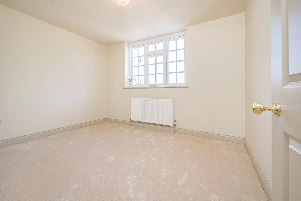 Fourth Cross Road, Twickenham, TW2, photo 17