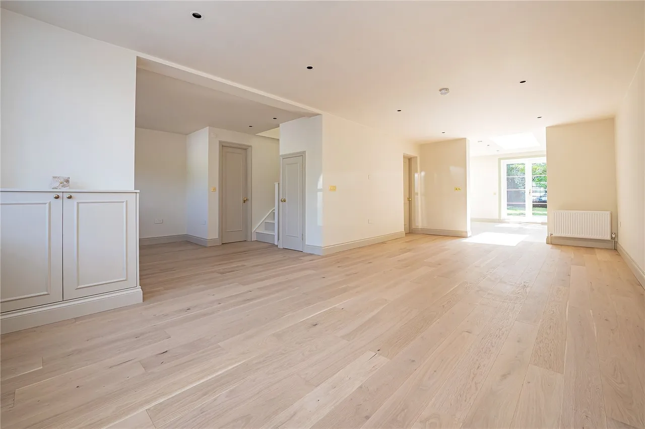 Fourth Cross Road, Twickenham, TW2, photo 3