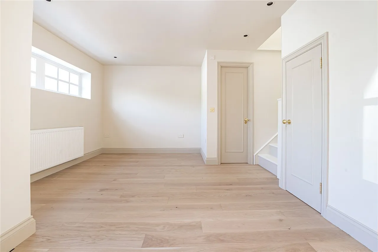 Fourth Cross Road, Twickenham, TW2, photo 13