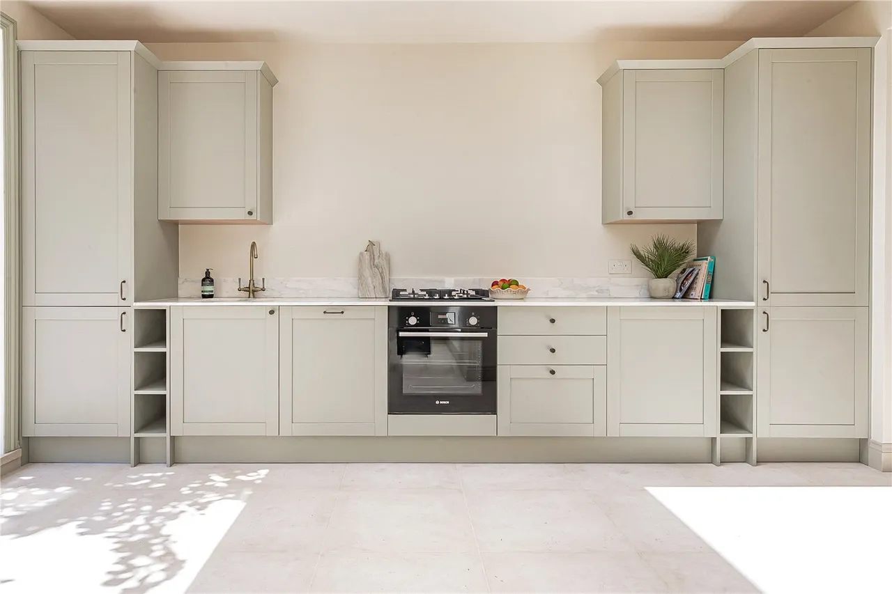 Fourth Cross Road, Twickenham, TW2, photo 10