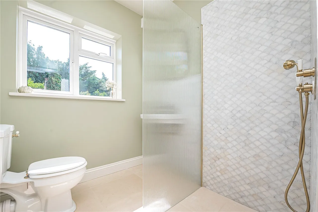 Fourth Cross Road, Twickenham, TW2, photo 8