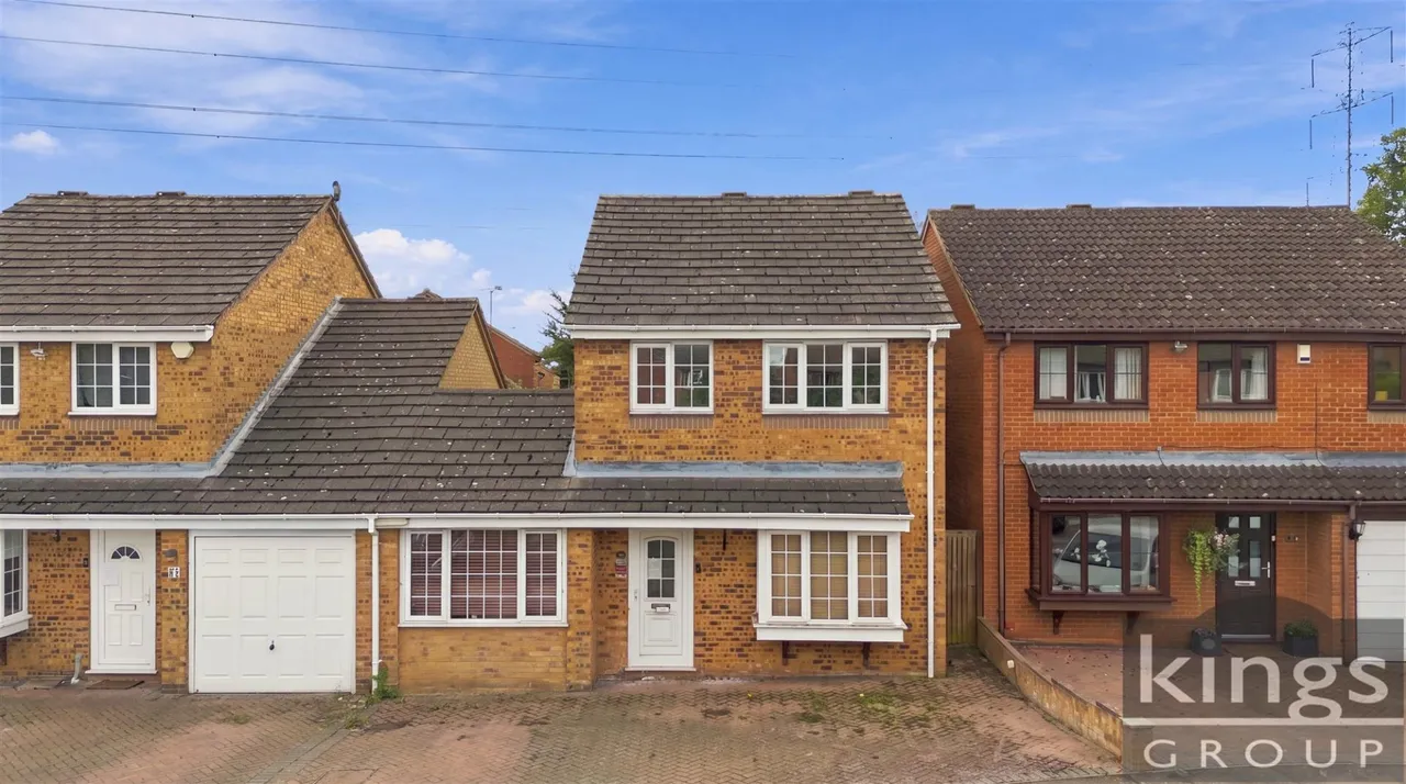 3 bed house for sale, Willowdene, Cheshunt, EN8