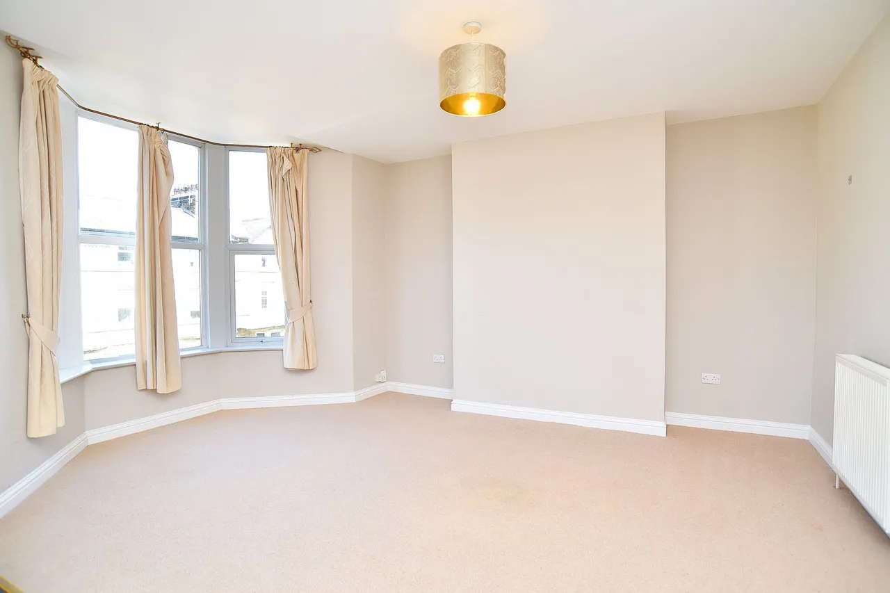 Haywra Street, HG1, photo 3