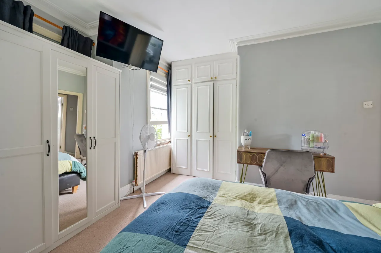 9 Clifton Park Avenue, London, photo 8