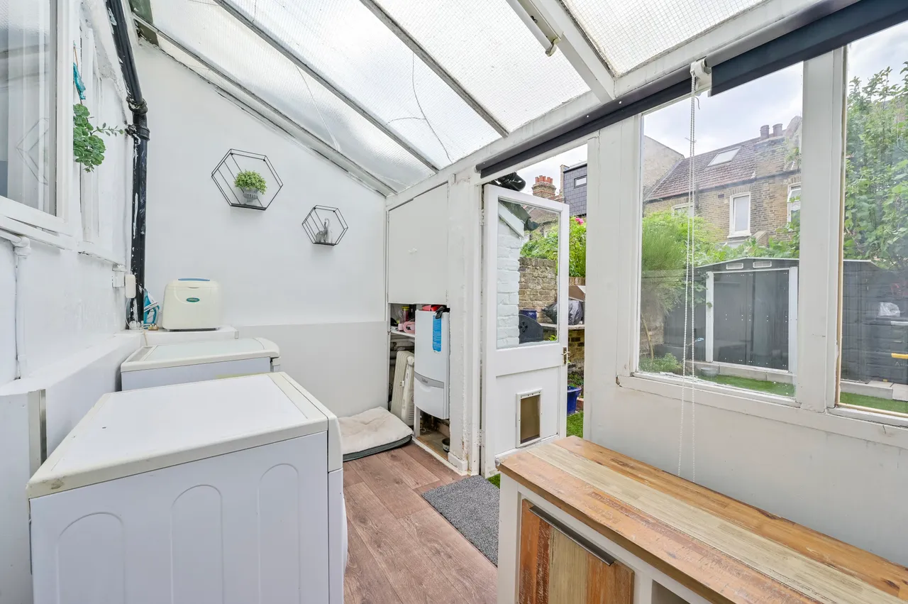 9 Clifton Park Avenue, London, photo 10