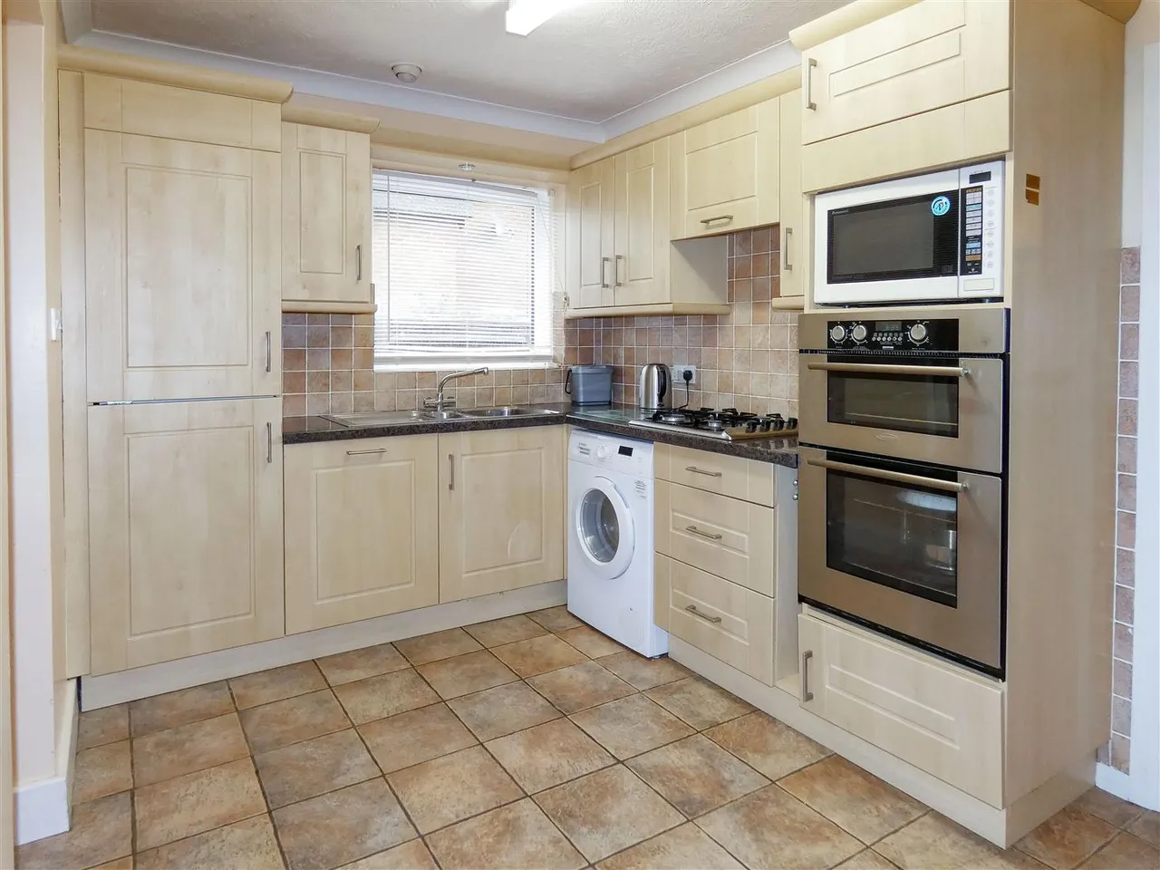 Amberley Road, Rustington, photo 8