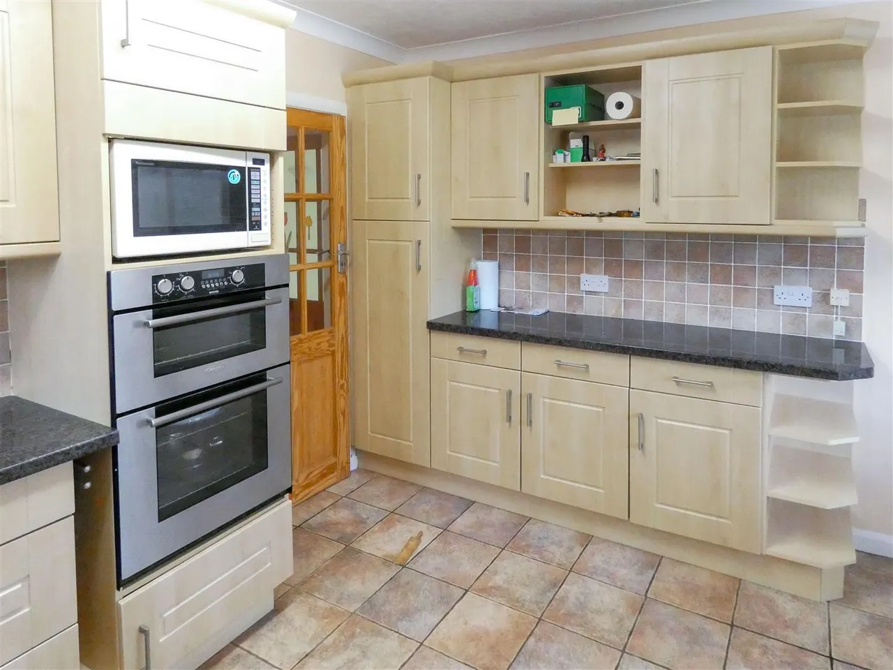 Amberley Road, Rustington, photo 9