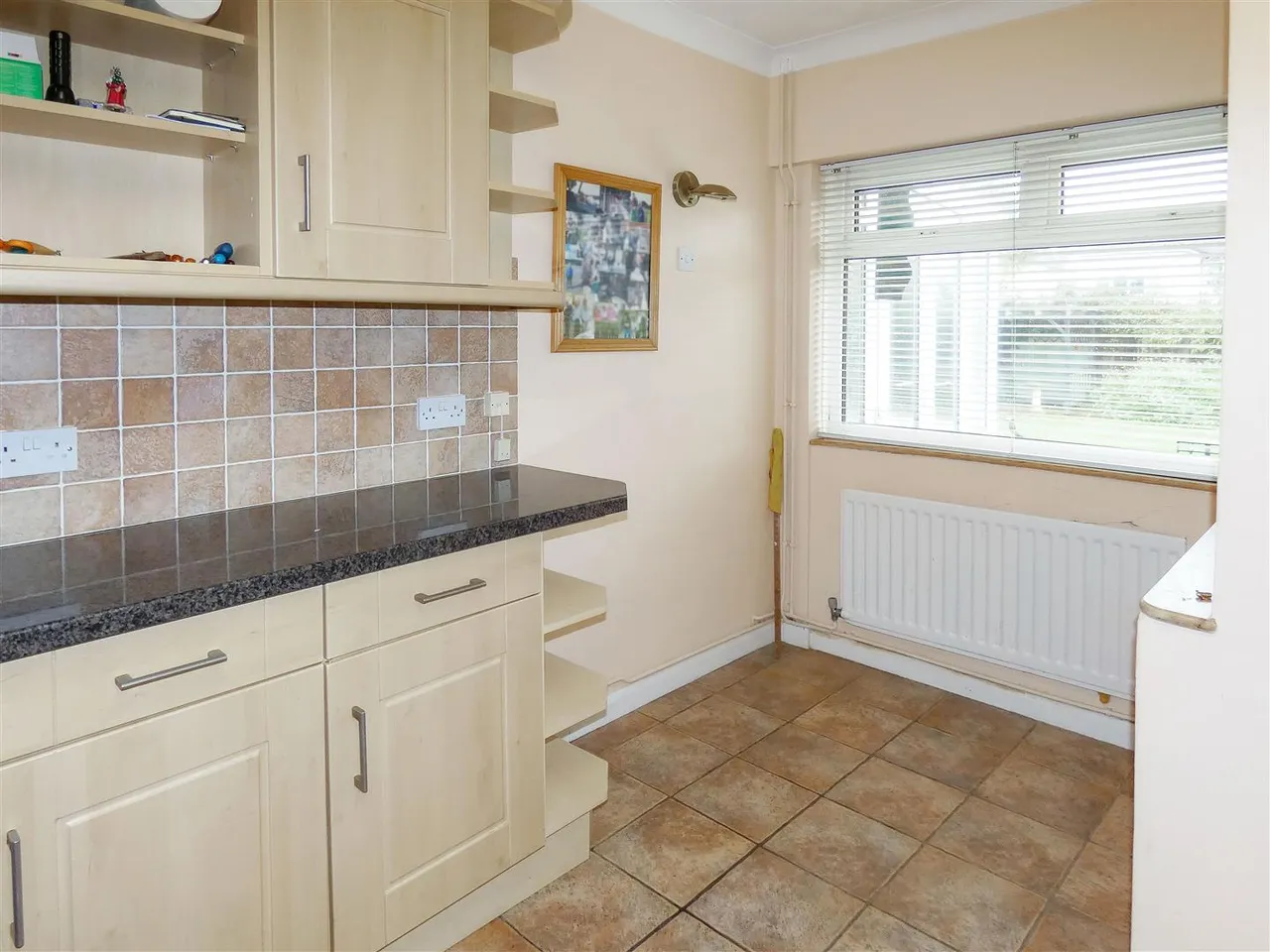 Amberley Road, Rustington, photo 11
