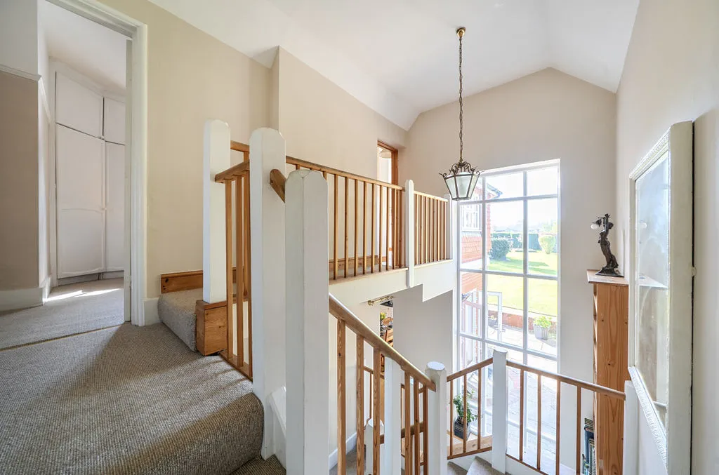 50 The Drive, Wallington SM6 9NF, photo 18