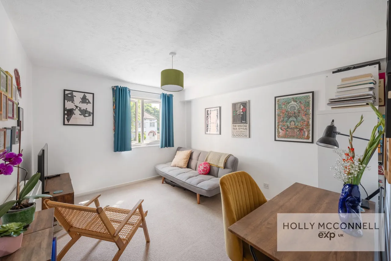 Le May Avenue, London, SE12 0BD, photo 2