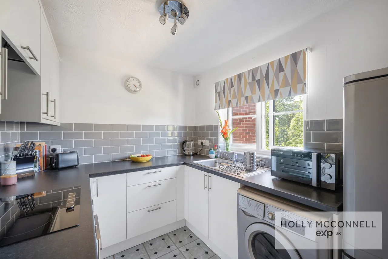 Le May Avenue, London, SE12 0BD, photo 6