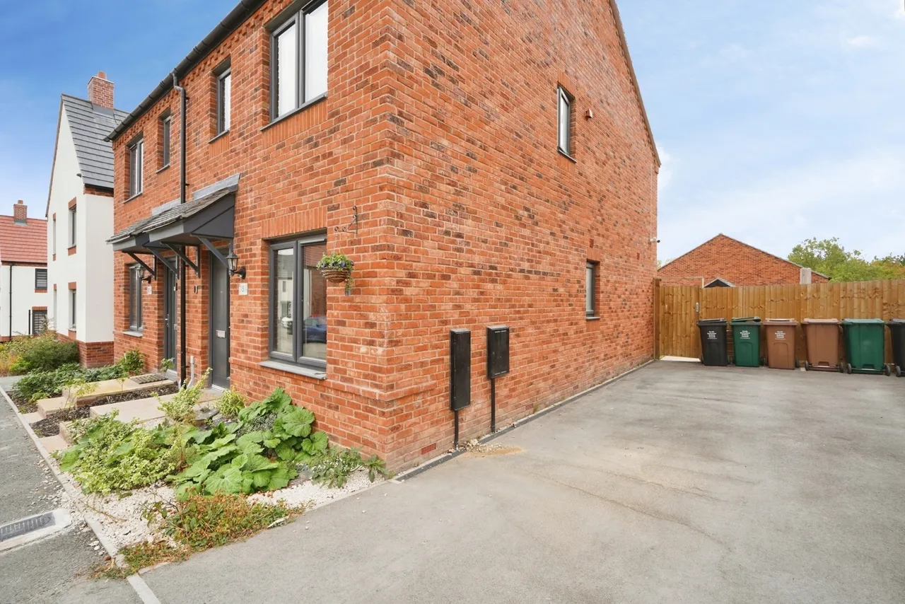 Bombadil Way, Church Gresley, DE11, photo 16