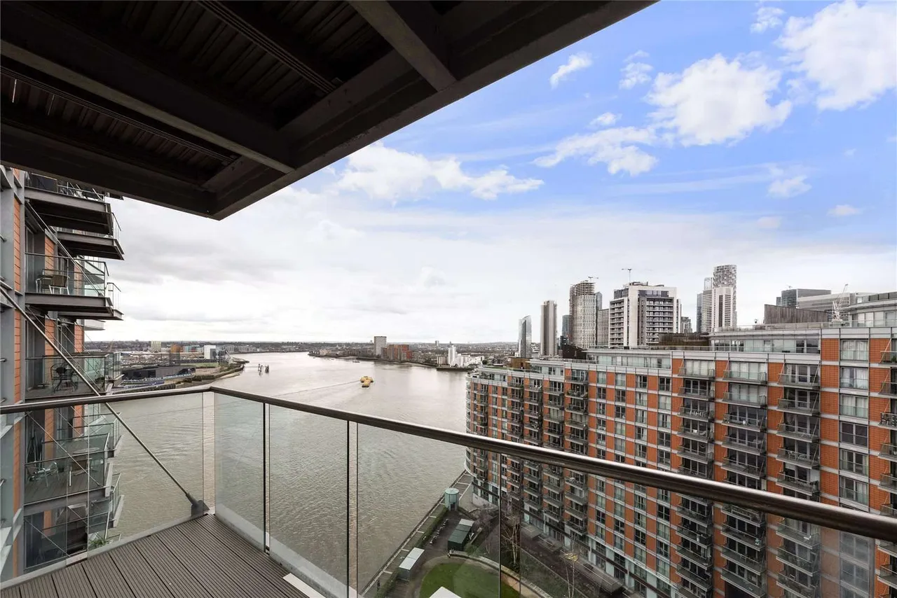 Fairmont Avenue, London, E14 9QJ, photo 2