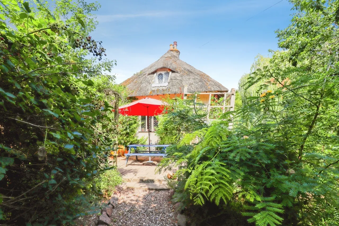 2 bed house for sale — Roudham Road, East Harling, Norfolk, NR16