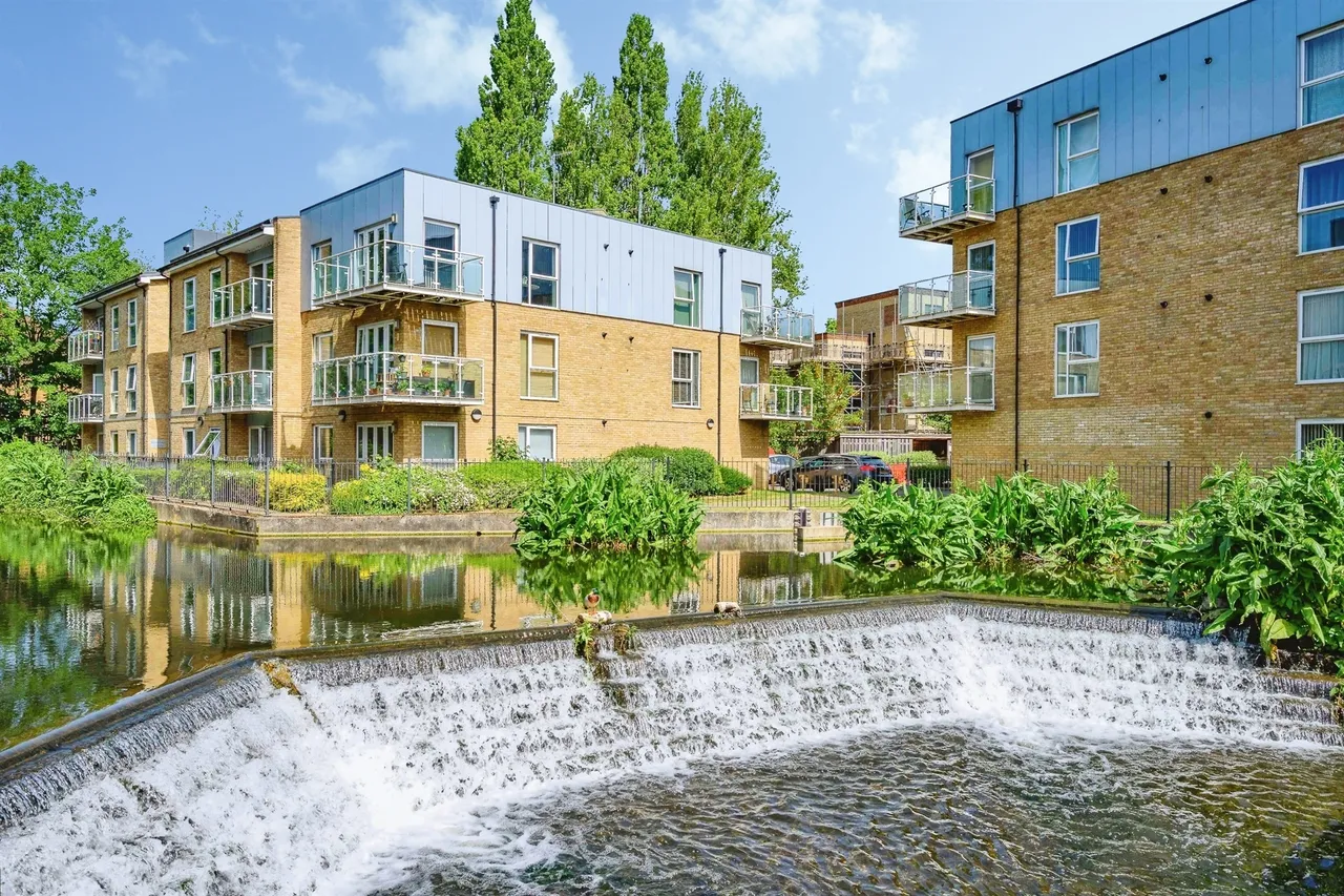 1 bed flat for sale — Croxley Road, Nash Mills Wharf, Hemel Hempstead