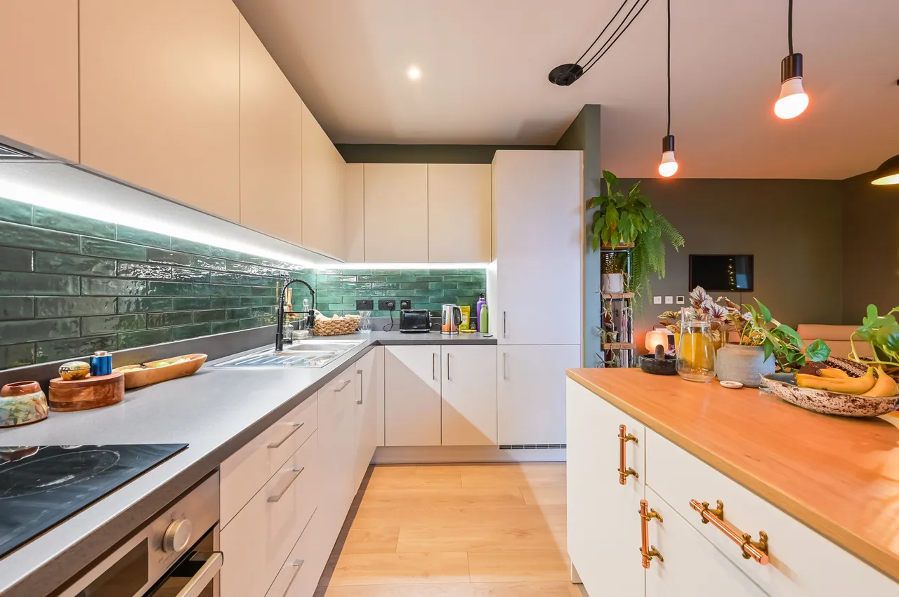 25% Share, Flat 90 Willowbrook House, LONDON, photo 6