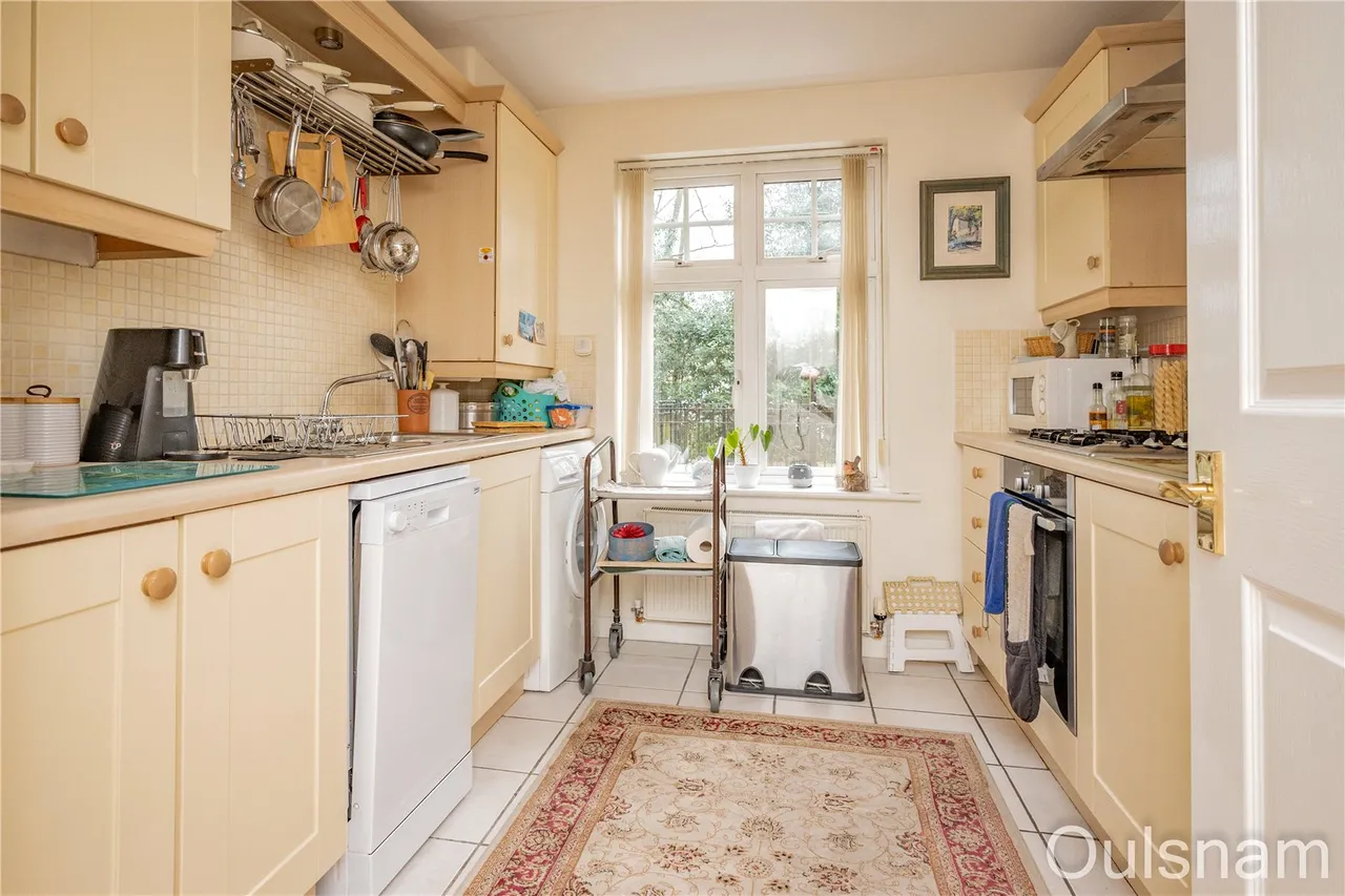 St. Peters Close, Bromsgrove, Worcestershire, B61 7DY, photo 3