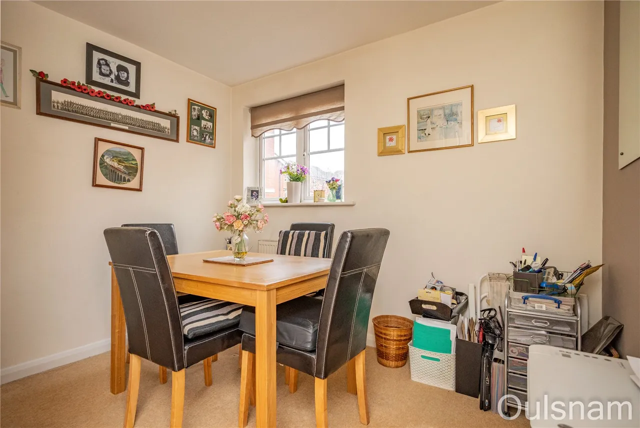 St. Peters Close, Bromsgrove, Worcestershire, B61 7DY, photo 4
