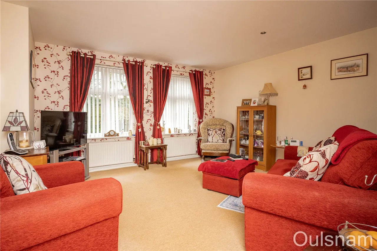 St. Peters Close, Bromsgrove, Worcestershire, B61 7DY, photo 2