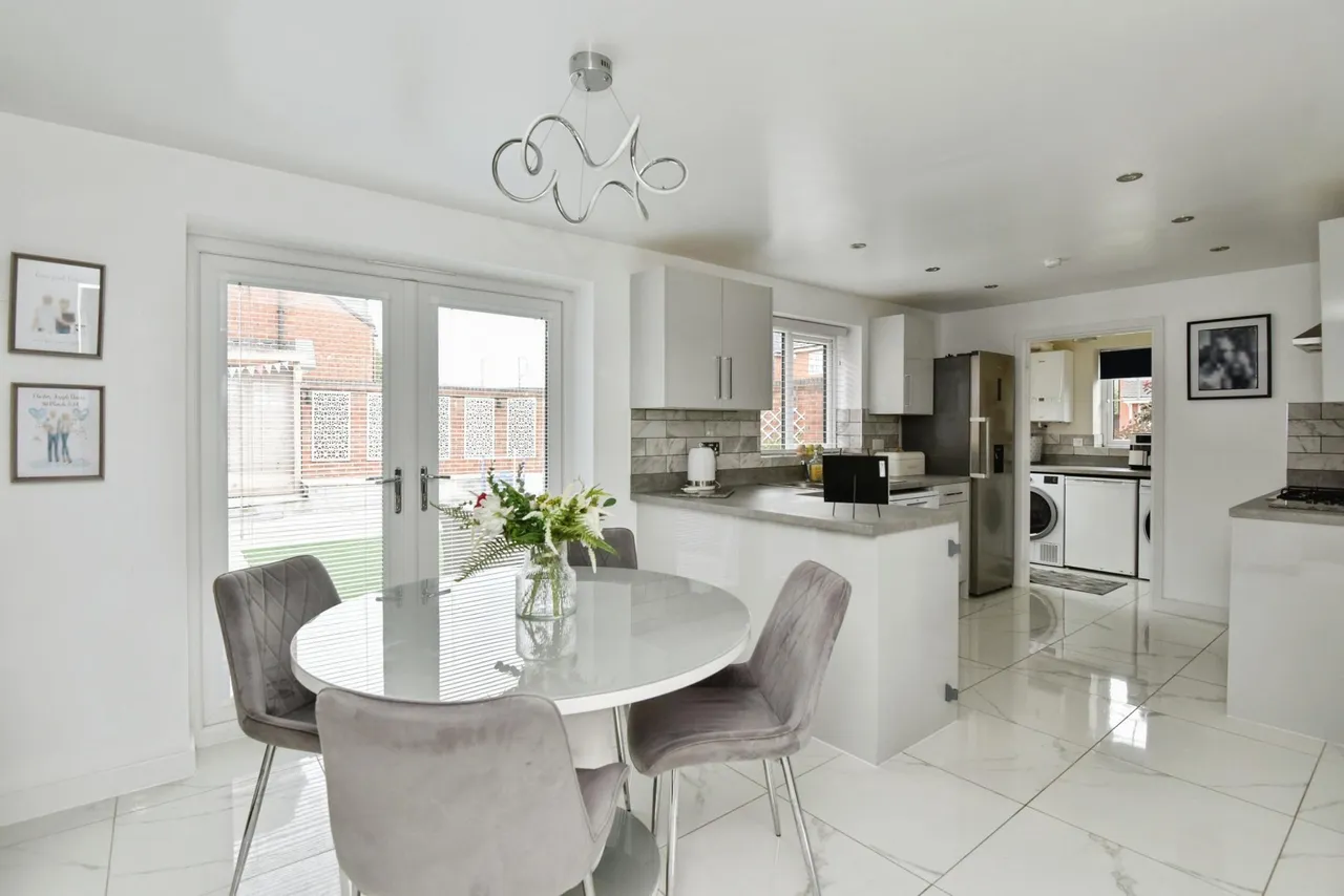 Bellerphon Drive, Meir, ST3, photo 10