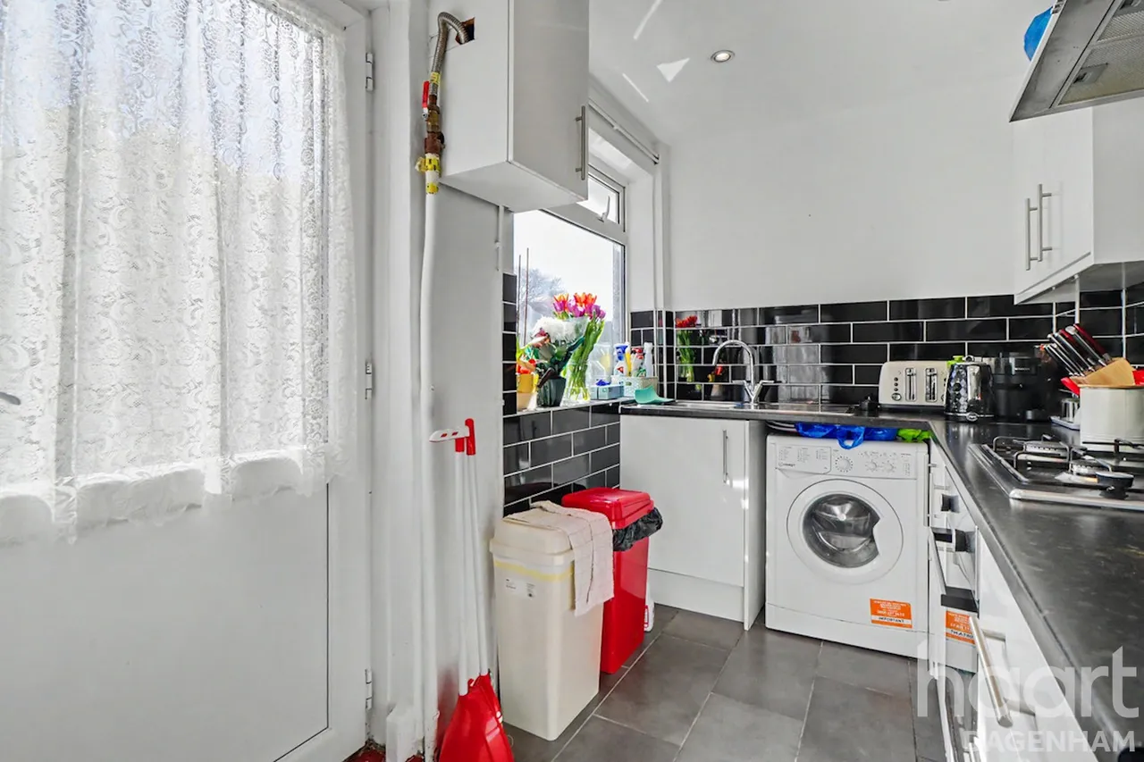 Spurling Road, Dagenham, RM9, photo 5