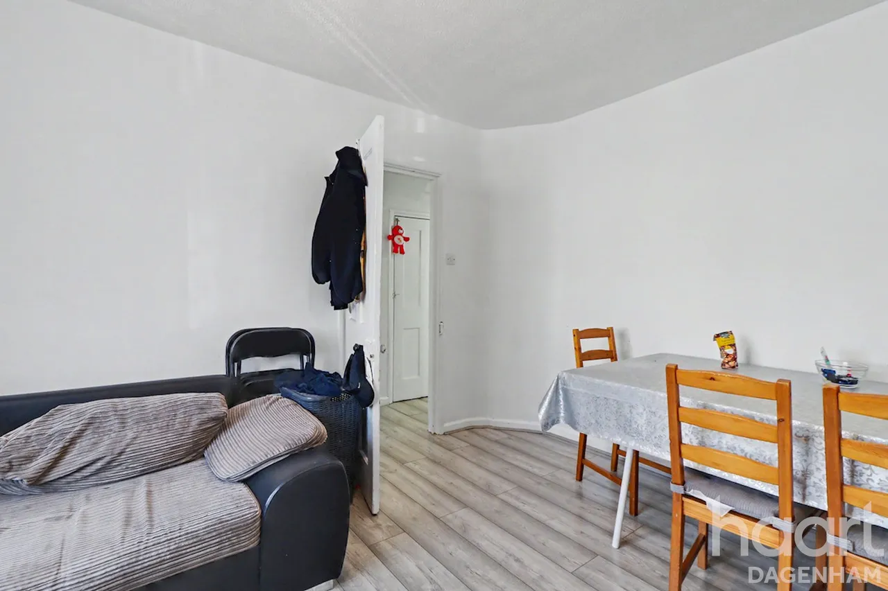Spurling Road, Dagenham, RM9, photo 4