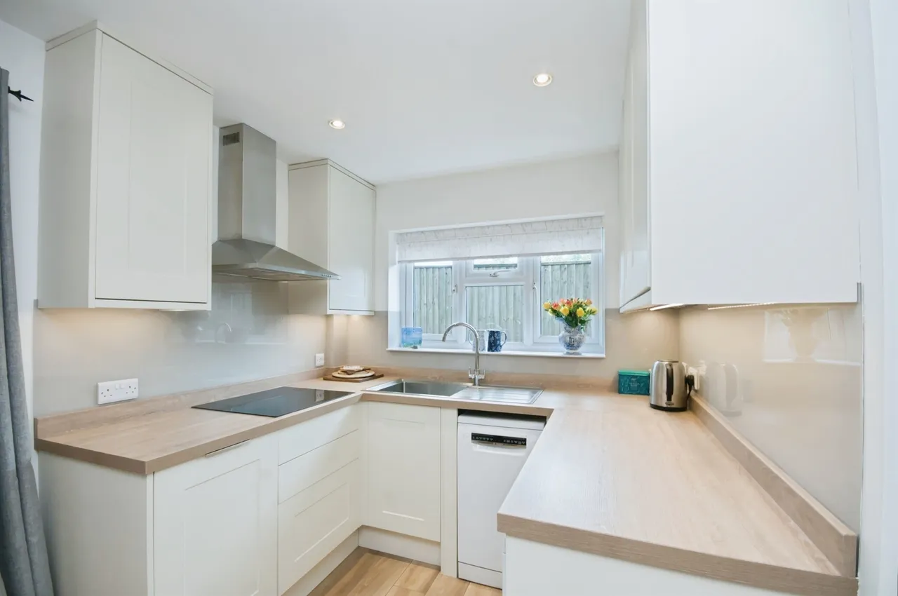 Peartree Lane, Bexhill-On-Sea, photo 2
