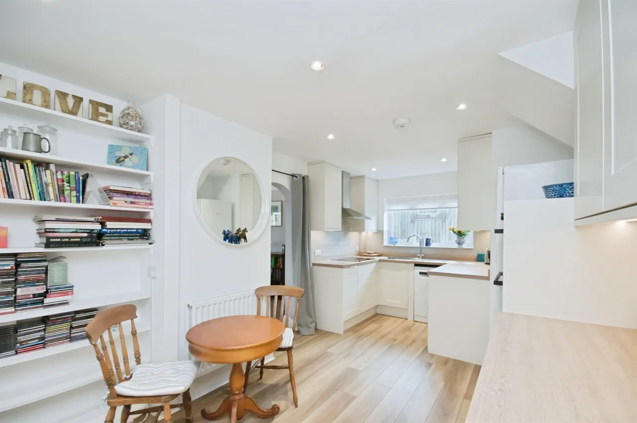 Peartree Lane, Bexhill-On-Sea, photo 4