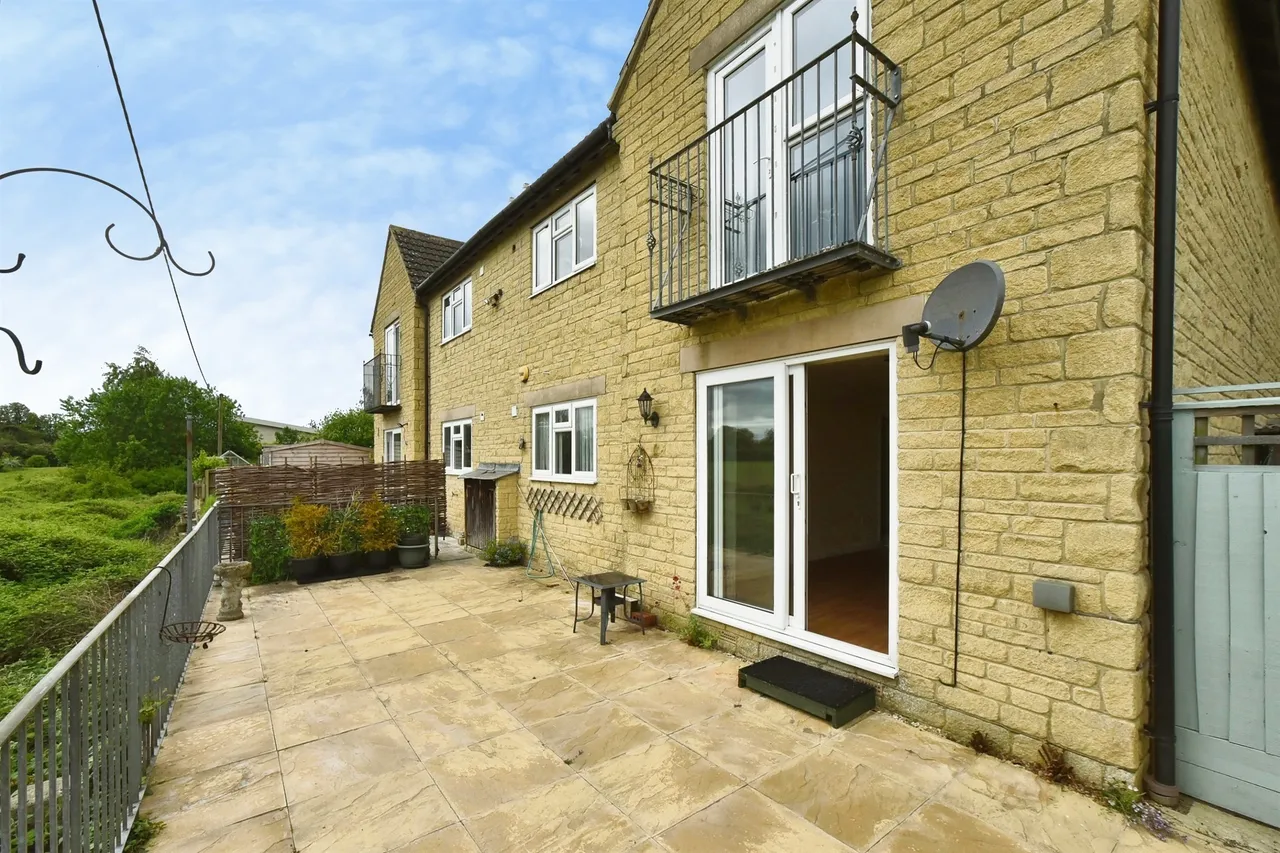 Burford Road, Lechlade, photo 3