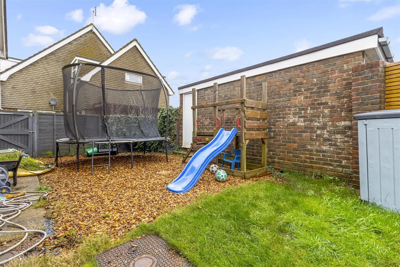 Twyford Gardens, Worthing, photo 16