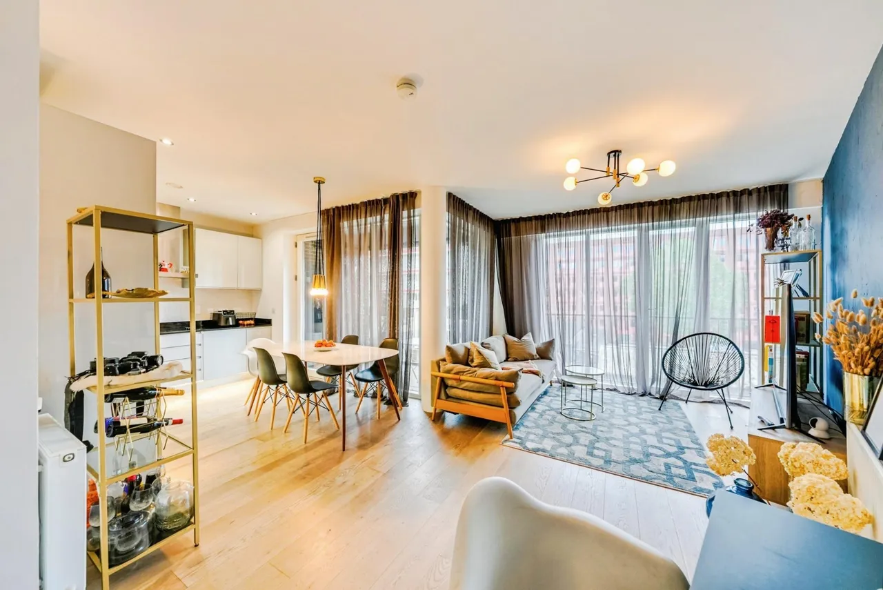 1 bed flat for sale, Smeed Road, London, E3