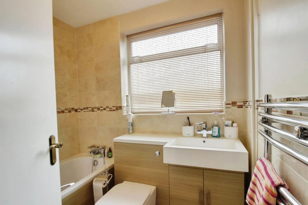 Guntons Road, Newborough, PE6, photo 11