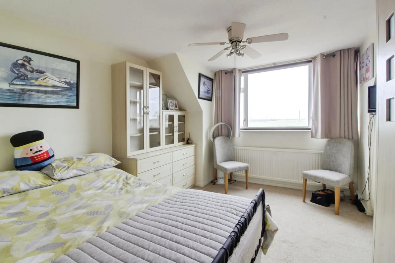Guntons Road, Newborough, PE6, photo 14