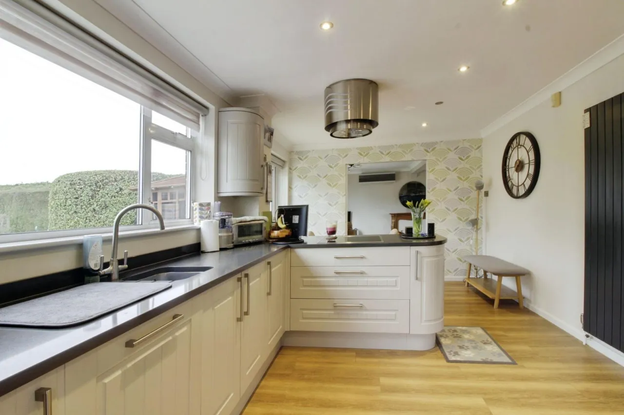 Guntons Road, Newborough, PE6, photo 4