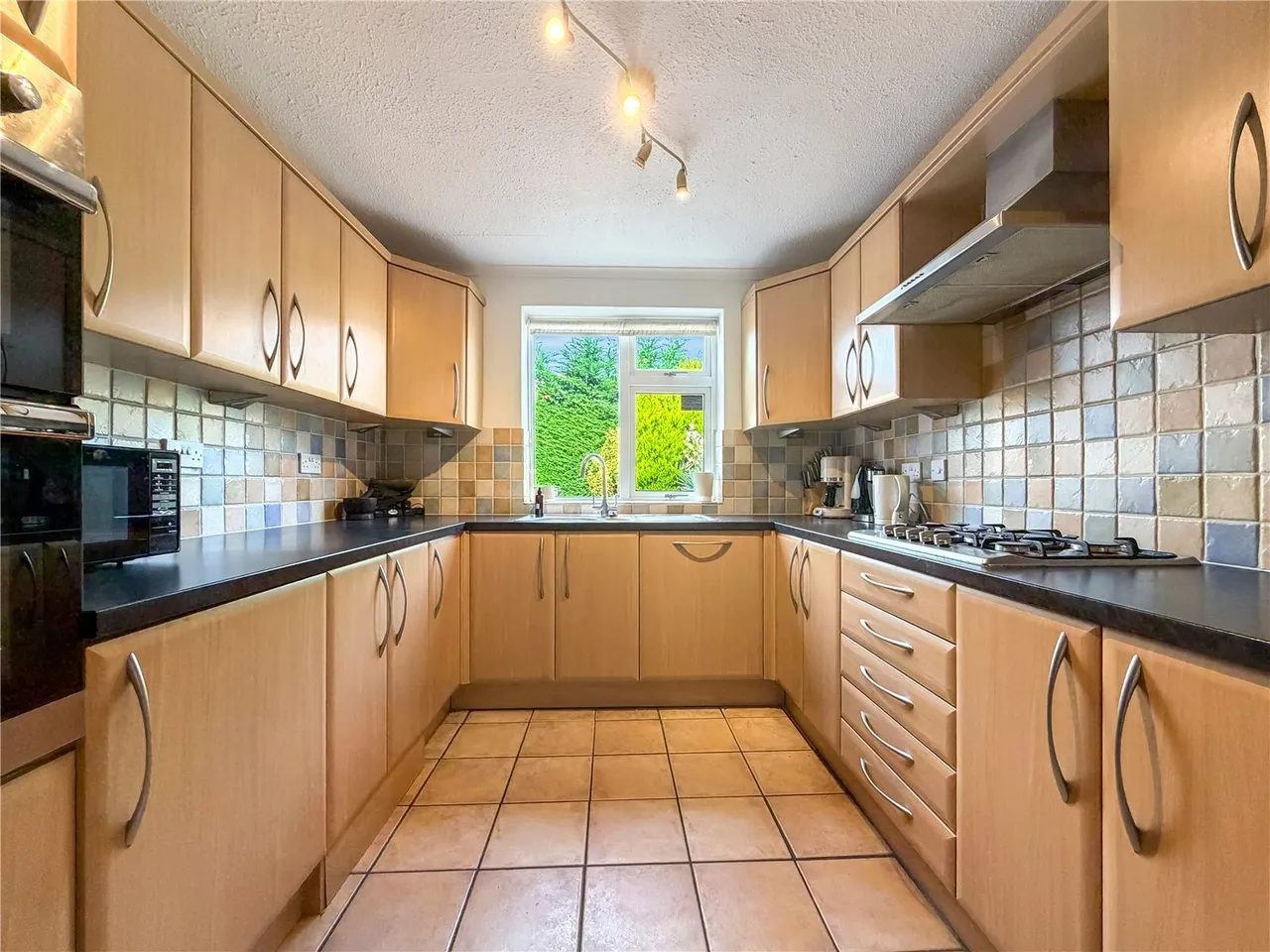 Milton Close, Wigston, LE18, photo 3