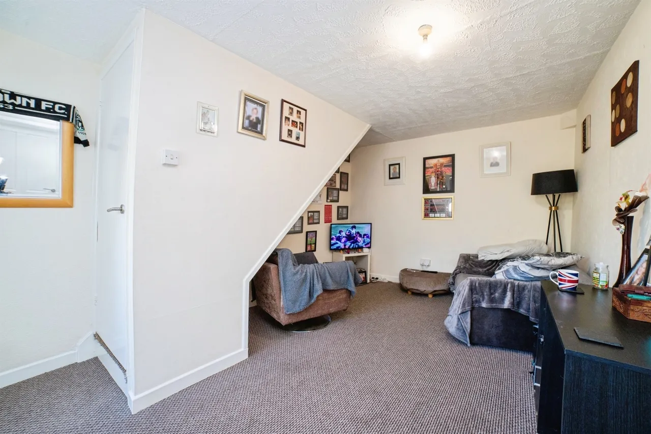 High Street, Heanor, DE75, photo 10