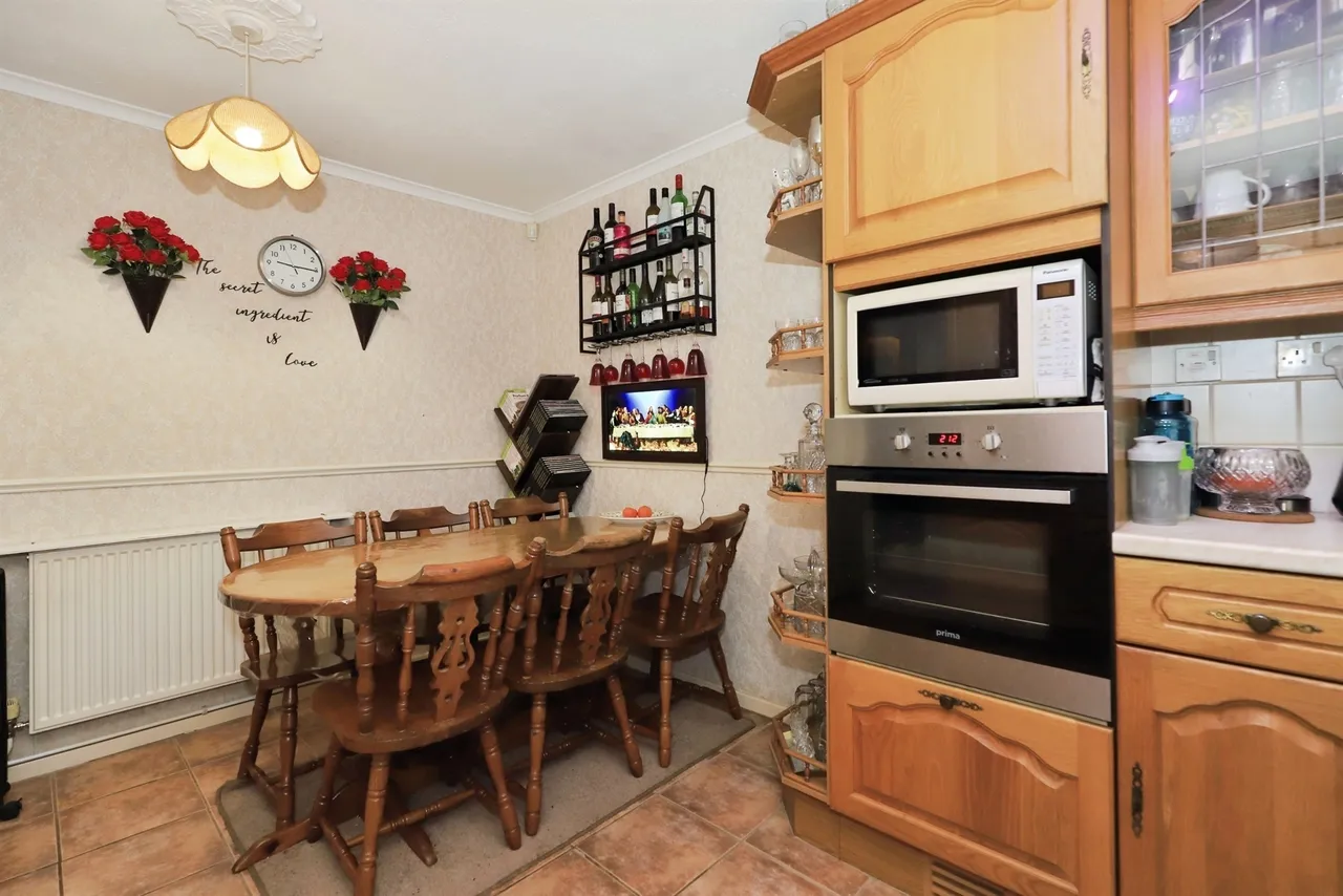 Eastney Crescent, Pendeford, WV8, photo 3