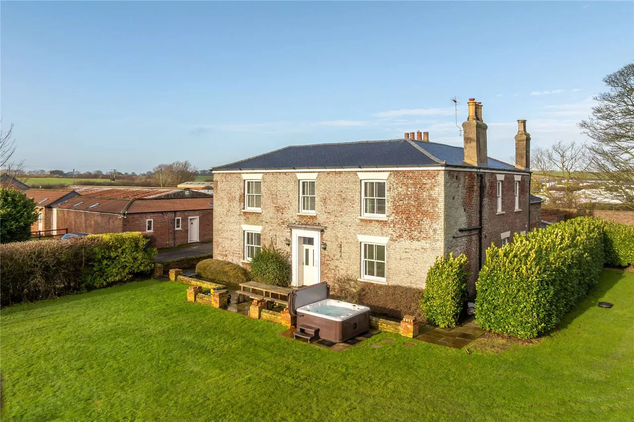 17 bed house for sale — The Grange Holidays, Bempton Lane, Flamborough, East Yorkshire, YO15 1AS
