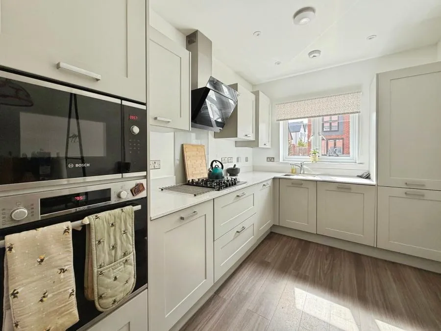 Paddock Way, Crowthorne, RG45, photo 2