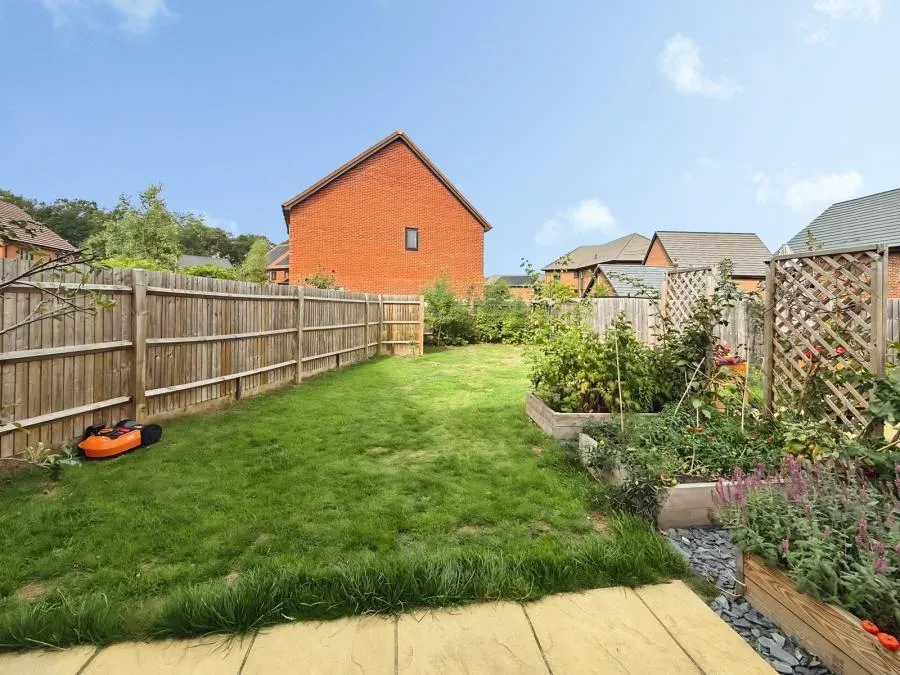 Paddock Way, Crowthorne, RG45, photo 6