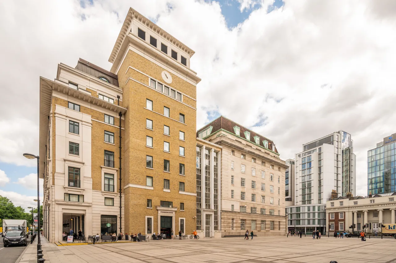 Apartment 516, West Block, London, photo 12
