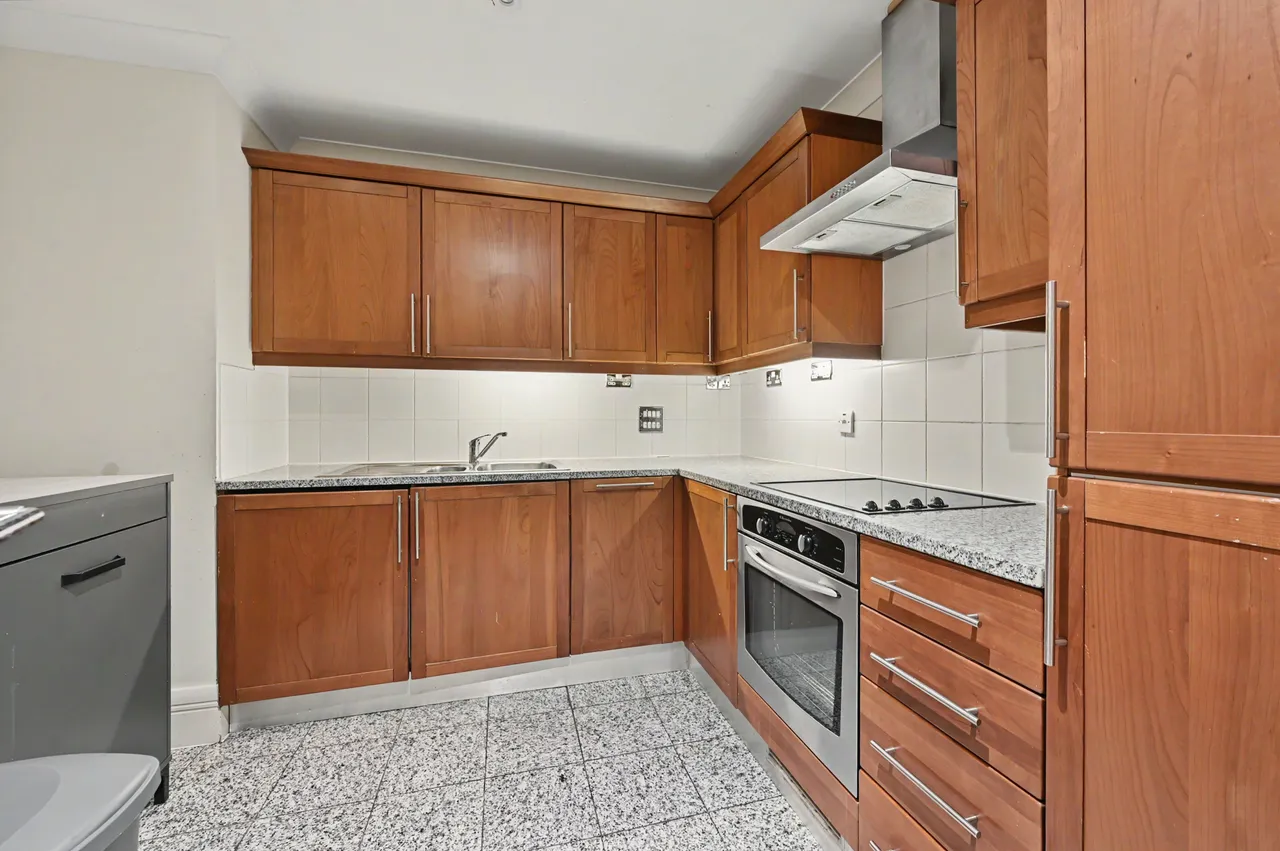 Apartment 516, West Block, London, photo 5
