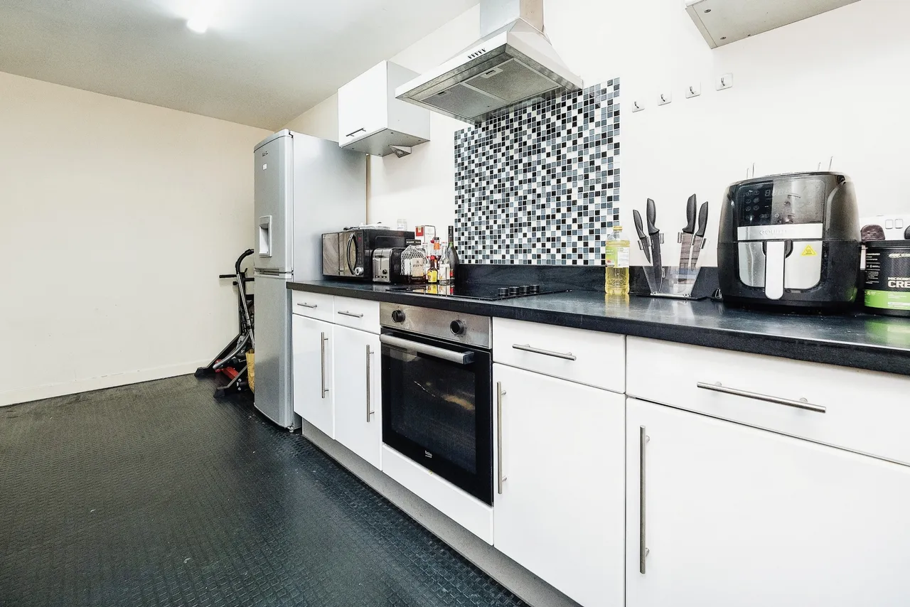 Cam Road, London, E15, photo 8